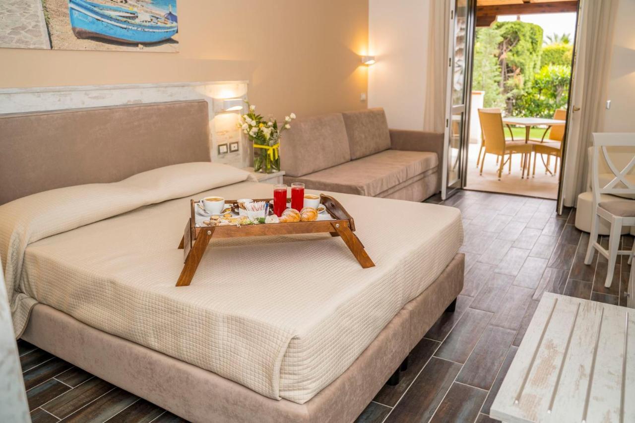 Dolcestate Hotel -Club Кампофеліче-ді-Роччелла Екстер'єр фото
