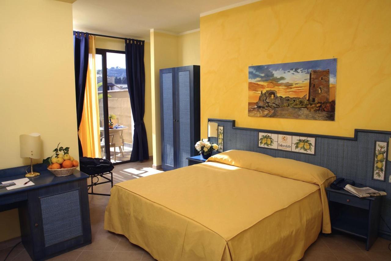 Dolcestate Hotel -Club Кампофеліче-ді-Роччелла Екстер'єр фото