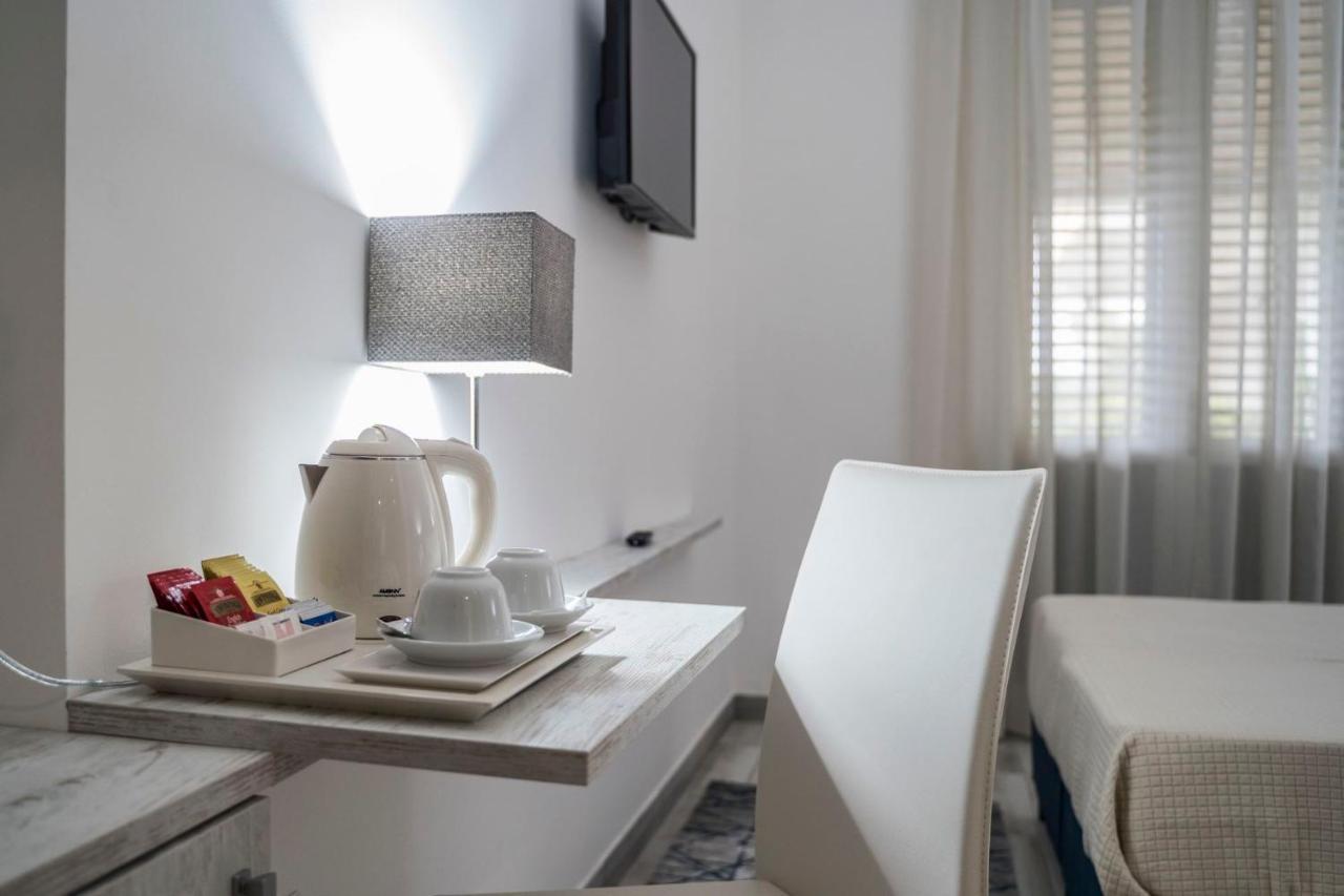 Dolcestate Hotel -Club Кампофеліче-ді-Роччелла Екстер'єр фото