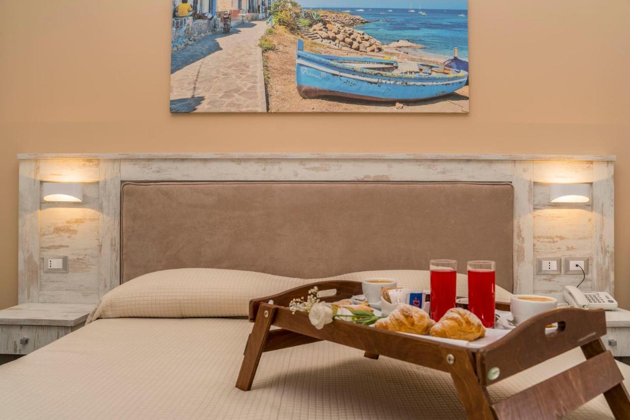Dolcestate Hotel -Club Кампофеліче-ді-Роччелла Екстер'єр фото